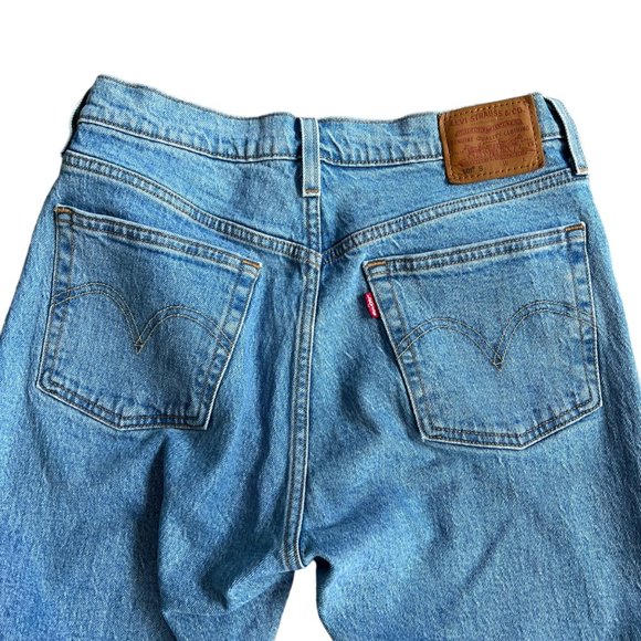 Vintage Levi's 501's Skinny Button Fly Light Wash Denim - Picture 2 of 10